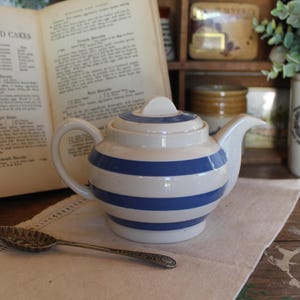 Vintage Chefware Tekanna: Blå och vit randig Staffordshire Keramik