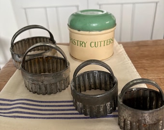 Vintage Tala Pastry Cutter: Cookie Cutters, kitchen storage