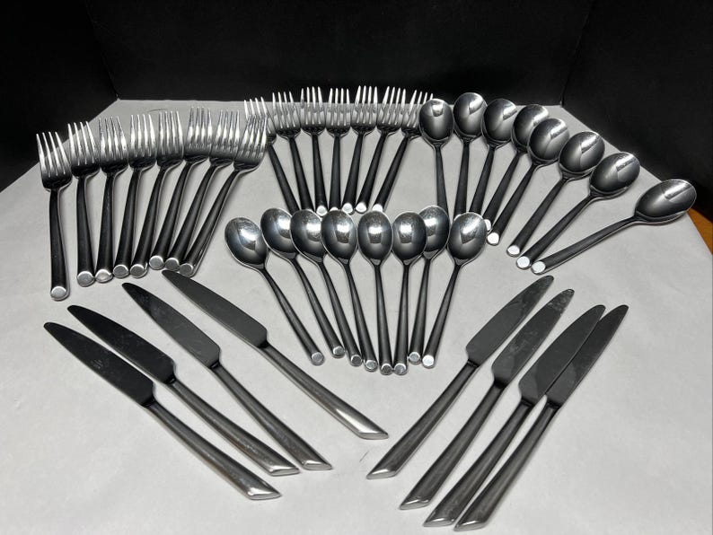 Mikasa Satin Wave Flatware - Thumbnail 2