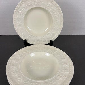 Vtg wedgwood wellesly 8.5”rimmed soup bowl , set of 4