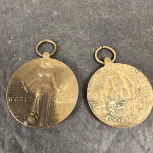 Ww2 navy occupation medal & ww2 service pair vintage military