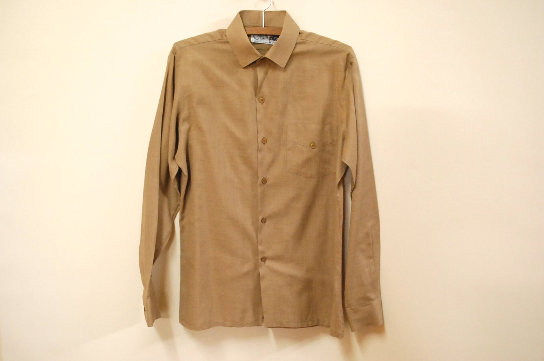 70 s Mens Pale Brown chemise Vintage Hipster Kramer bouton vers le bas des manches longues Hippie Semi Sheer VTG Seventies des années 1970 de taille moyenne M 70 s Mens Pale Kramer Brown chemise Vintage Hipster Kramer Pale bouton vers le bas des manches longues Hippie Semi Sheer VTG Seventies des années 1970 de taille moyenne M 87a814