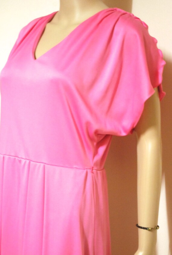 Vintage 70s Purple and Pink Scallop Pattern Criss Cross Back Halter Dress main image 1