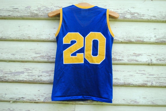 90 singulet s basketball singulet 90 Hip Hop Top bleu Vintage maille Tee balles Sportswear Hipster balles Clubkid débardeur Grunge Vtg des années 1990 taille XS-S 760a17 90 singulet s basketball singulet 90 Hip Hop Top bleu Vintage maille Tee balles Sportswear Hipster balles Clubkid débardeur Grunge Vtg des années 1990 taille XS-S 760a17