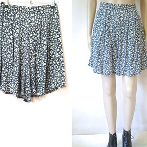 90s Rayon Floral High Waist Flared Shorts, Vintage Lightweight Grunge Boho Mini Flower Print VTG 1990s Size XS-S