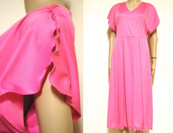 Vintage 70s Purple and Pink Scallop Pattern Criss Cross Back Halter Dress main image 0