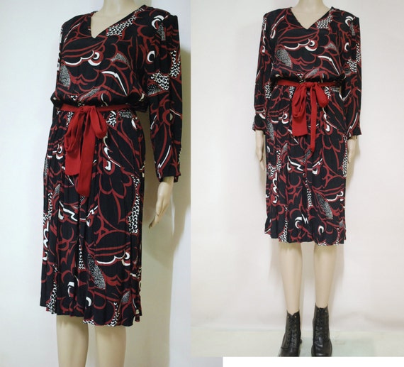 70s Vintage Abstract Art Print Dress, with an Ado… - image 3
