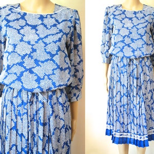 1970s Vintage Abstract Dot Pattern Dress, Cinched Layered Waist Matching Tie Retro Blue White Mid Length Pleated Skirt VTG 1970s Size S