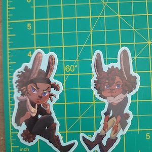 Conejito de 4 pulgadas para niños / Cuaderno de dibujo de vinilo para computadora portátil, botella de agua, diario / Lindo moño de anime Kawaii para niña y niño negro / Regalo para amantes de las calcomanías