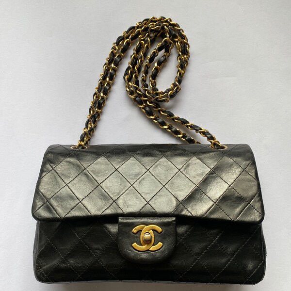 Sale from USD3500 Vintage CHANEL 2.55 Vintage Classic Medium Double Flap Quilted Lambskin Flap Bag in Black with Gold Hardware GHW