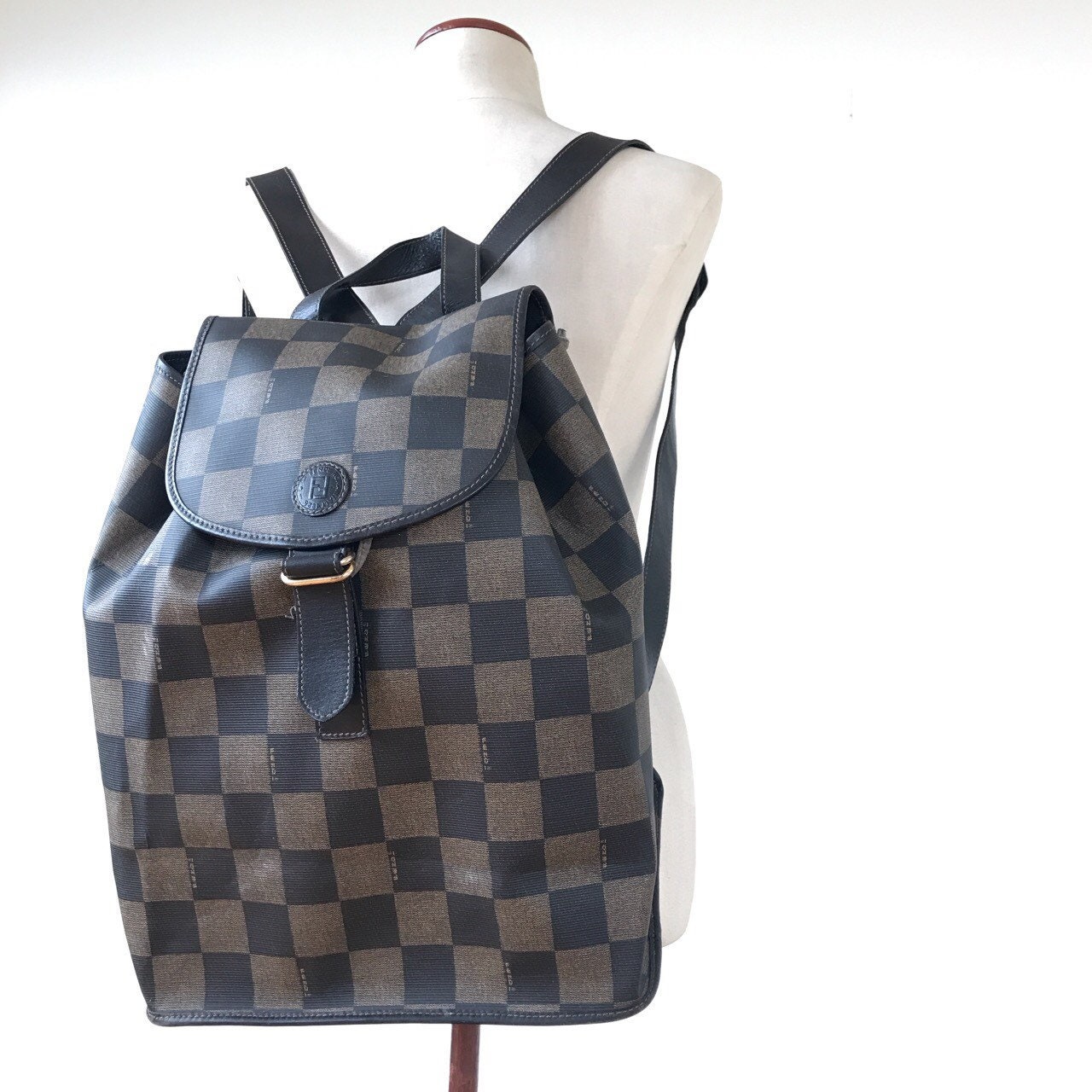 Louis Vuitton Addicted: Louis Vuitton Damier Graphite Wallpapers!