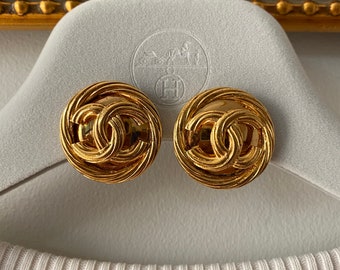 CHANEL CC gold round Vintage Clip-on Earrings 93P 1993 90s