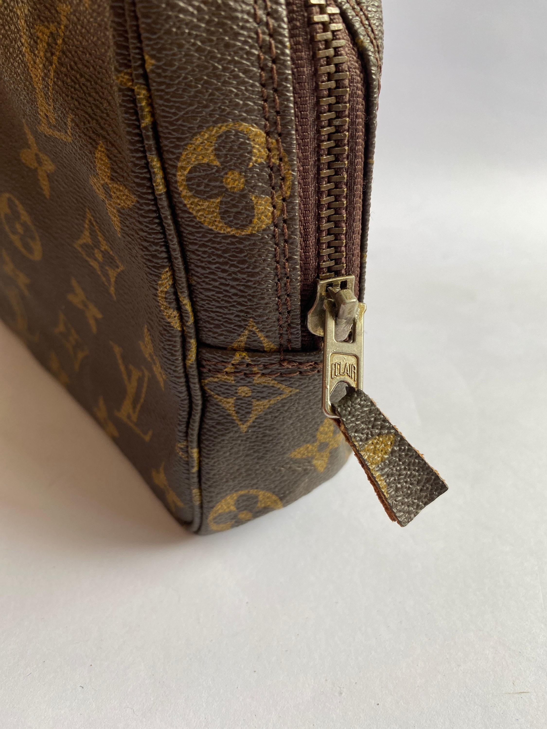 louis vuitton trousse 23