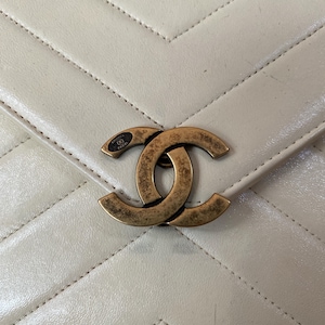 Chanel Chevron Cream Envelope flap bag in calfskin leather