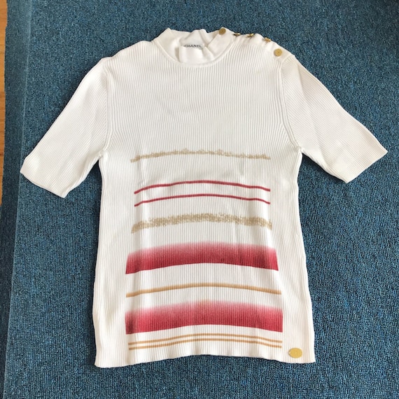 Chanel Vintage White Ribbed Shirt With Gold and Red Design