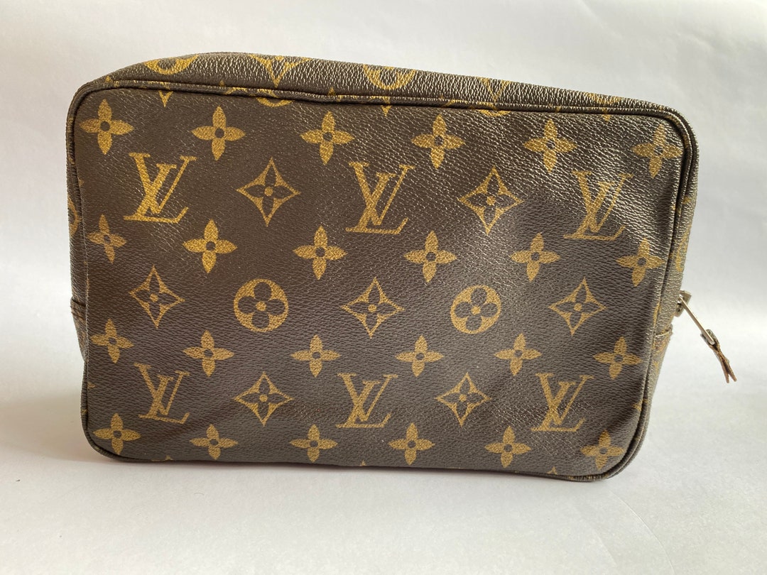 LOUIS VUITTON Trousse Toilette 23 Used Clutch Pouch Bag Monogram