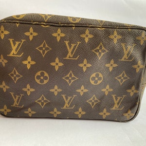 Louis Vuitton Trousse Makeup White Cloth ref.856005 - Joli Closet