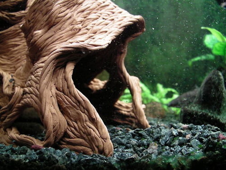 Handcrafted Spanish Clay Aquarium Cave: Eco-Friendly Ceramic Fish Hideout, Breeding Shelter & Unique Decoration for Freshwater and Saltwater image 2