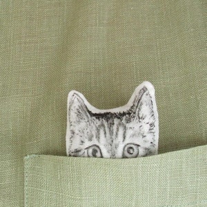cute cat brooch pocket gift idea for cats lover, cat owners, for kids, for her, for teen, handmade, cat jewelry, funny peekaboo kitty cat