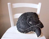 Cojín decorativo con forma de gato negro, idea de regalo con dibujo de gato, bruja gótica para niños, tela de algodón pintada a mano