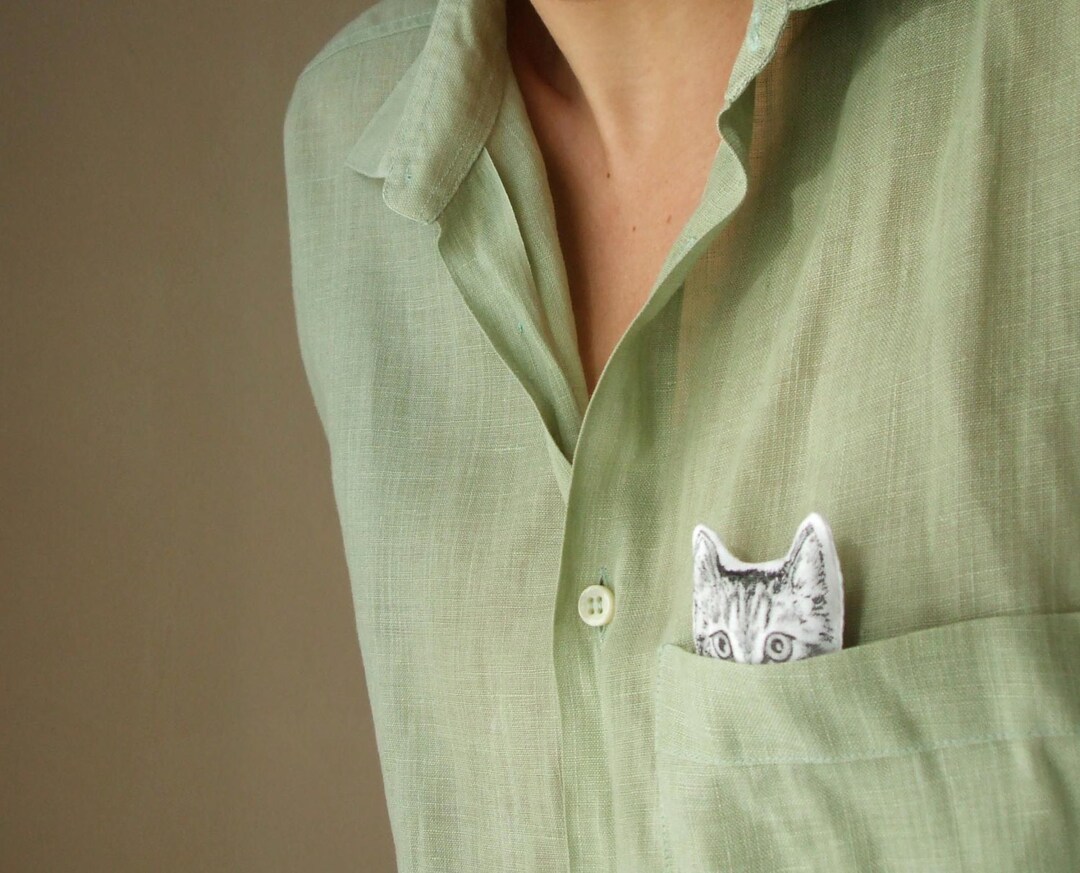 Spilla A Forma Di Gatto Smaltata Con Cristalli Rosa – Elegante Accessorio Donna