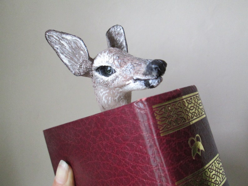 segnalibro in stoffa a forma di cerbiatto capriolo cervo bambi idea regalo per amanti della lettura image 1