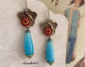 Boucles d’oreilles nymphe: pierre précieuse de calcédoine bleue, cristal de fleur Swarovski rouge strass art nouveau déco fée oiseau stg argent sterling crochets 925