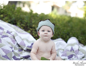 Crown crochet pattern 0-4years