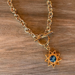 Neun Punkt Stern Vergoldetes Knebelarmband mit Blauem Paua Shell Cabochon, Symbologie Bahai 9 Vollkommenheit und Perfektion