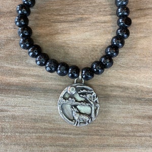 Wolf Black Wood Stretch Bracelet, Gift for Animal Lovers, Lone Wolf Pendant, Scenic Silhouettes Jewelry