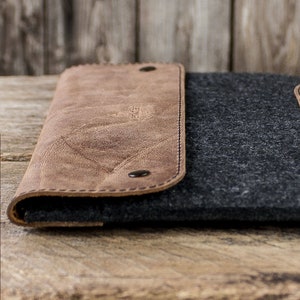 Rustic Microsoft Surface case, leather brown felt anthracite, made to fit image 2