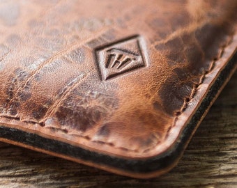 Leather sleeve for iPhone brown, wild look, vegetable tanned, slim-fit for Apple