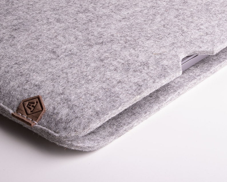 simple MacBook sleeve felt minimalist laptop case gray mixed