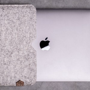 schlichte MacBook Hülle aus Filz minimalistisch Laptophülle Bild 2
