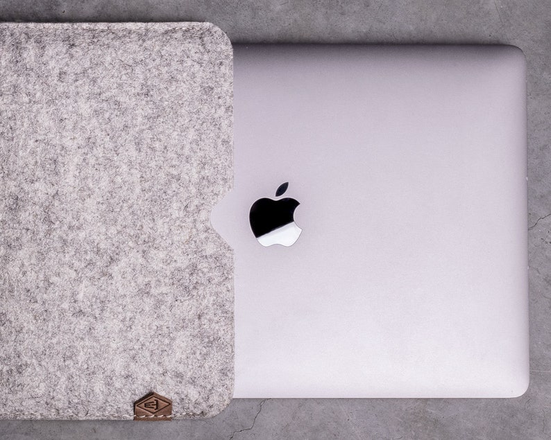 schlichte MacBook Hülle aus Filz minimalistisch Laptophülle Bild 2