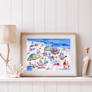 Pu&ograve; includere: Un dipinto ad acquerello di una scena di spiaggia con persone che si rilassano sotto ombrelloni colorati. Il dipinto &egrave; incorniciato in una cornice di legno chiaro.