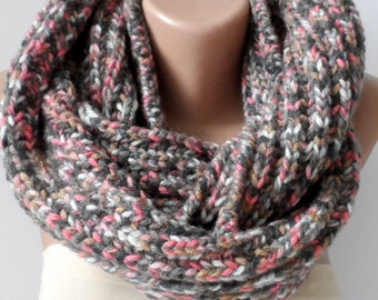 Chunky knitting infinity loop scarf, handmade scarf, Knit infinity scarf Wool Circle scarf, Christmas scarf