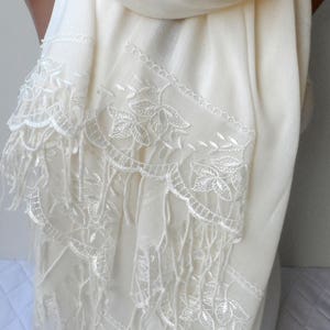 Wedding shawls Ivory Pashmina shawls Cream French Lace Dainty Lightweight Soft Cream Bridesmaid Summer Bridalshawl Christmas Gifts
