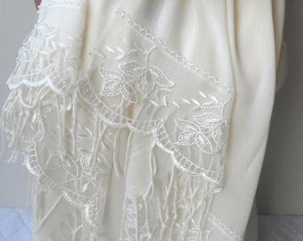 Wedding shawls Ivory Pashmina shawls Cream French Lace Dainty Lightweight Soft Cream Bridesmaid Summer Bridalshawl Christmas Shawl Gifts