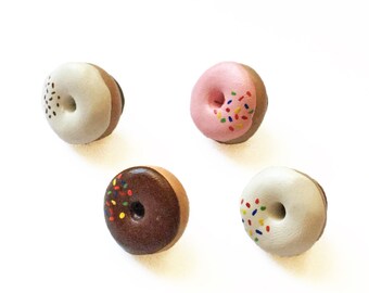 Donut Push Pins Set of 4 - Decorative Push Pins - Drawing Pins -  Polymer Clay - Doughnut Push Pins - Food Push Pins - Donut Decoration