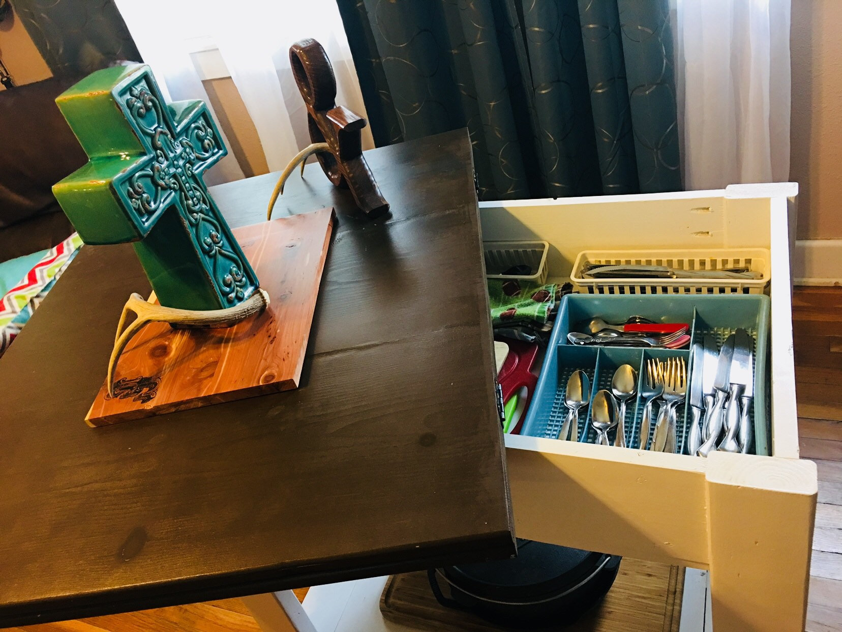 Kitchen Island/space Saver/ Ranch House Kitchen Island/swivle Top