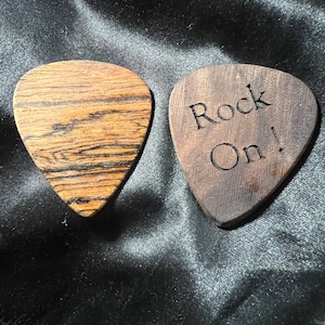 Oversize exotic wood guitar pick