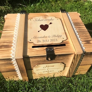 Große Kartenbox Hochzeit personalisiert mit Herz / Hochzeitsgeschenk personalisiert / Erinnerungsbox zur Hochzeit / Holzkiste mit Gravur
