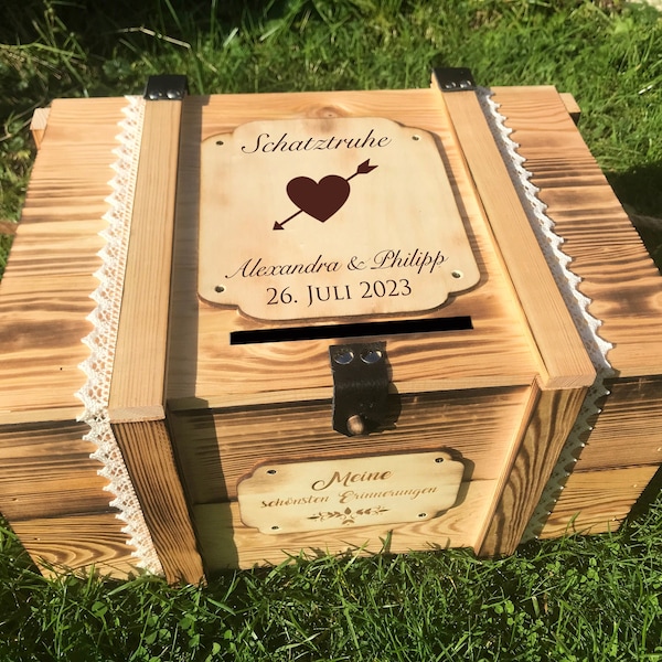 Grande boîte à cartes de mariage personnalisée avec coeur / cadeau de mariage personnalisé / boîte à souvenirs de mariage / boîte en bois avec gravure