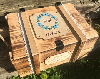 Große Erinnerungskiste personalisiert mit Blumenkranz / Baby Erinnerungsbox / Erinnerungsbox Groß / Aufbewahrungsbox / Erinnerungsbox Holz