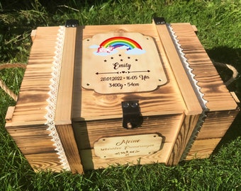 Große Erinnerungskiste Baby personalisiert mit Regenbogen und Einhorn / Erinnerungsbox Baby Regenbogen graviert mit Geburtsdaten