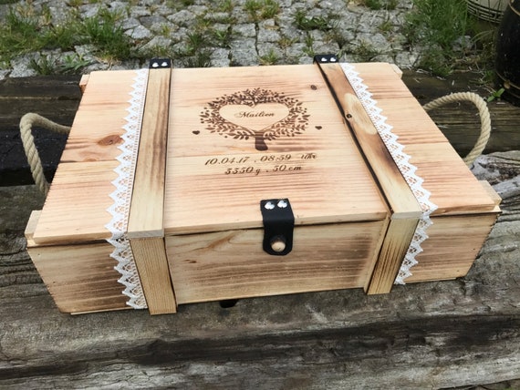 Kleine Hochzeitskiste mit Lebensbaum / Hochzeitsgeschenk / Erinnerungsbox zur Hochzeit / Holzkiste mit Gravur / Holzbox / Geschenk Hochzeit