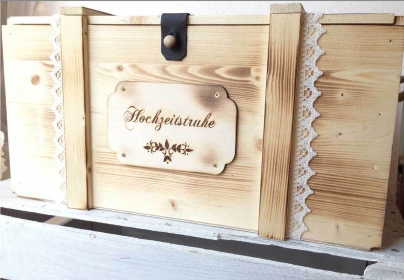 Große Hochzeitskiste personalisiert Herzblumenkranz farbig / Erinnerungskiste Hochzeit/ Hochzeitsgeschenk / Erinnerungsbox zur Hochzeit Bild 4