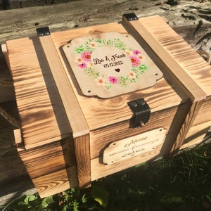 Erinnerungsbox personalisiert zum Muttertag Blumenkranz / Geschenk zum Muttertag / Erinnerungskiste personalisiert mit Gravur Bild 10