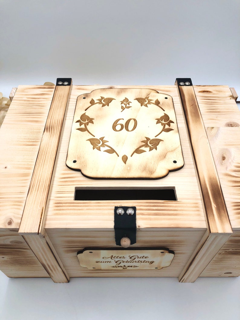Kartenbox personalisiert zum Geburtstag / Erinnerungskiste zum Geburtstag mit Schlitz / Holzbox mit Gravur / Geburtstagsgeschenk Bild 3